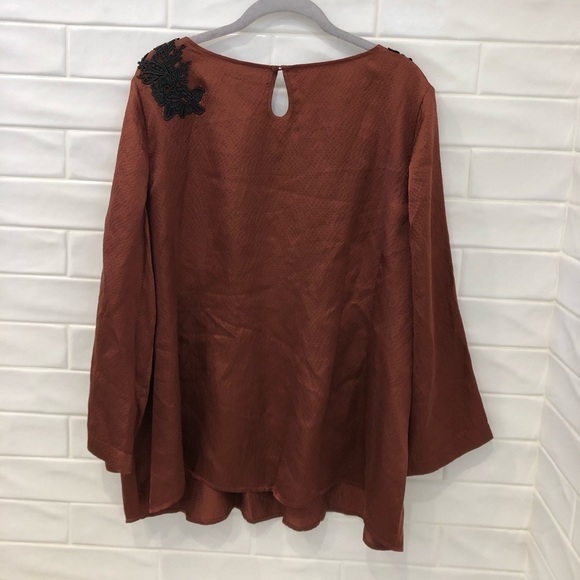 SOFT surroundings lace appliqué top - Picture 3 of 6